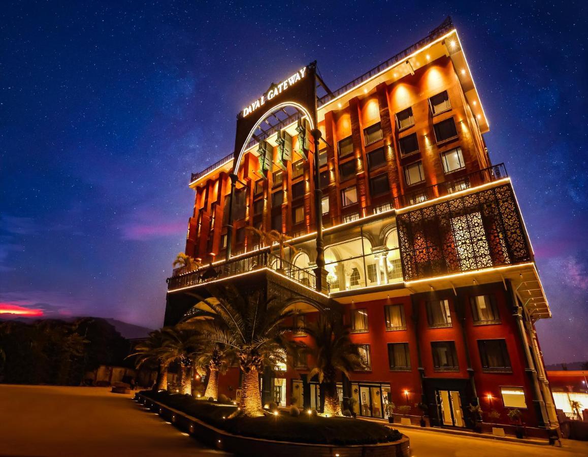 Dayal Gateway Hotel Lucknow Exterior photo