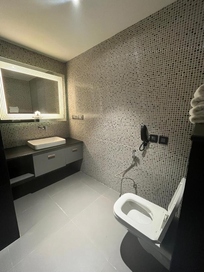 Dayal Gateway Hotel Lucknow Exterior photo