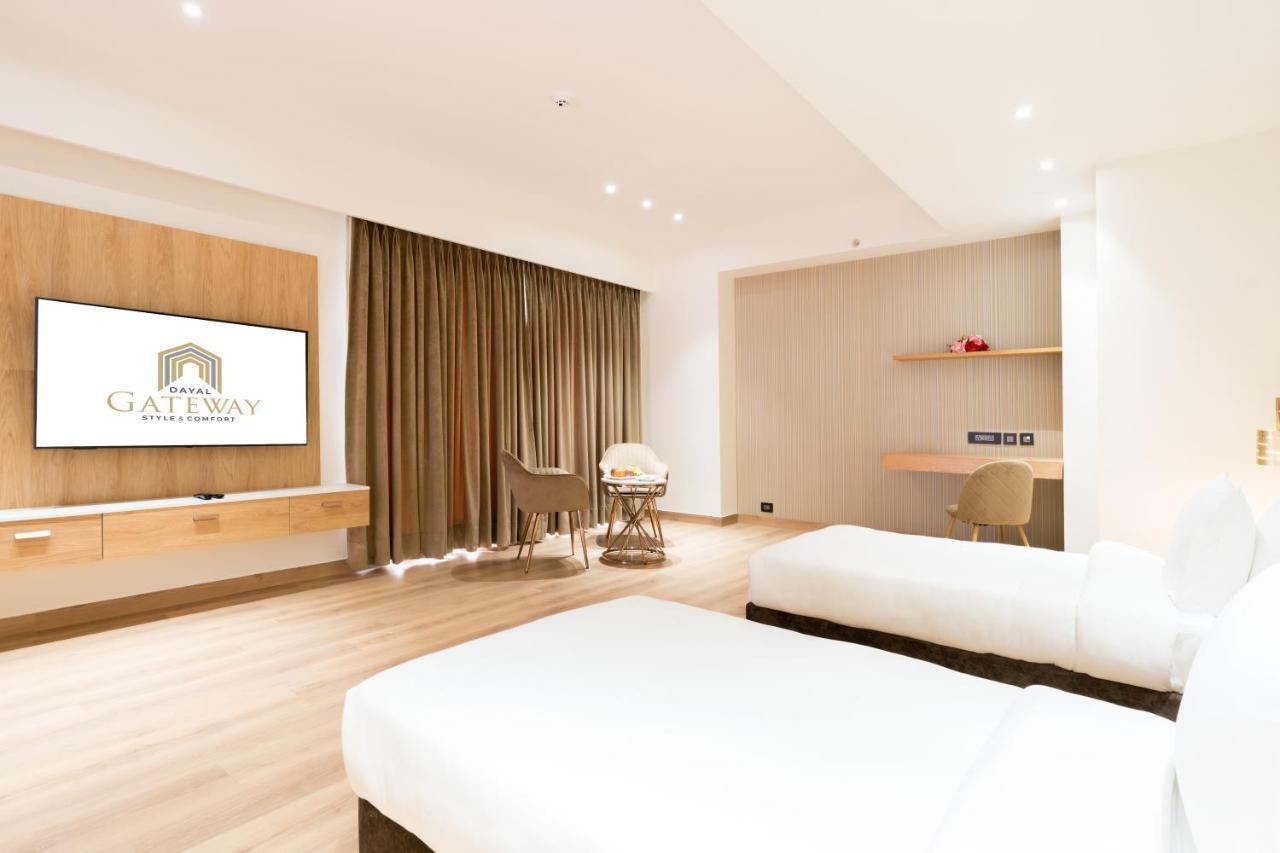 Dayal Gateway Hotel Lucknow Exterior photo