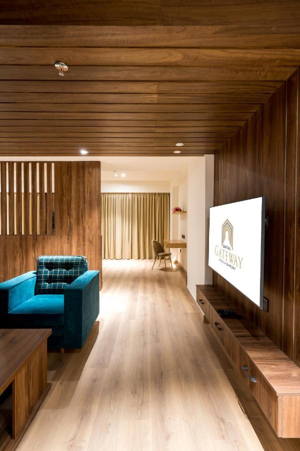 Dayal Gateway Hotel Lucknow Exterior photo